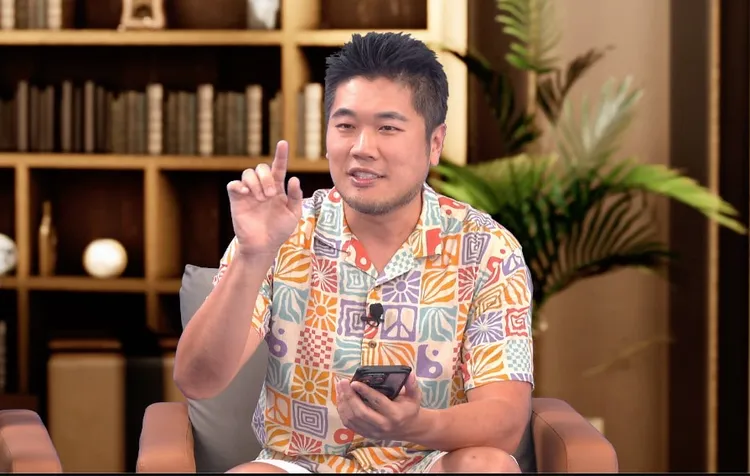 網紅「機票獵人」蓋瑞哥教買便宜機票攻略。節目提供