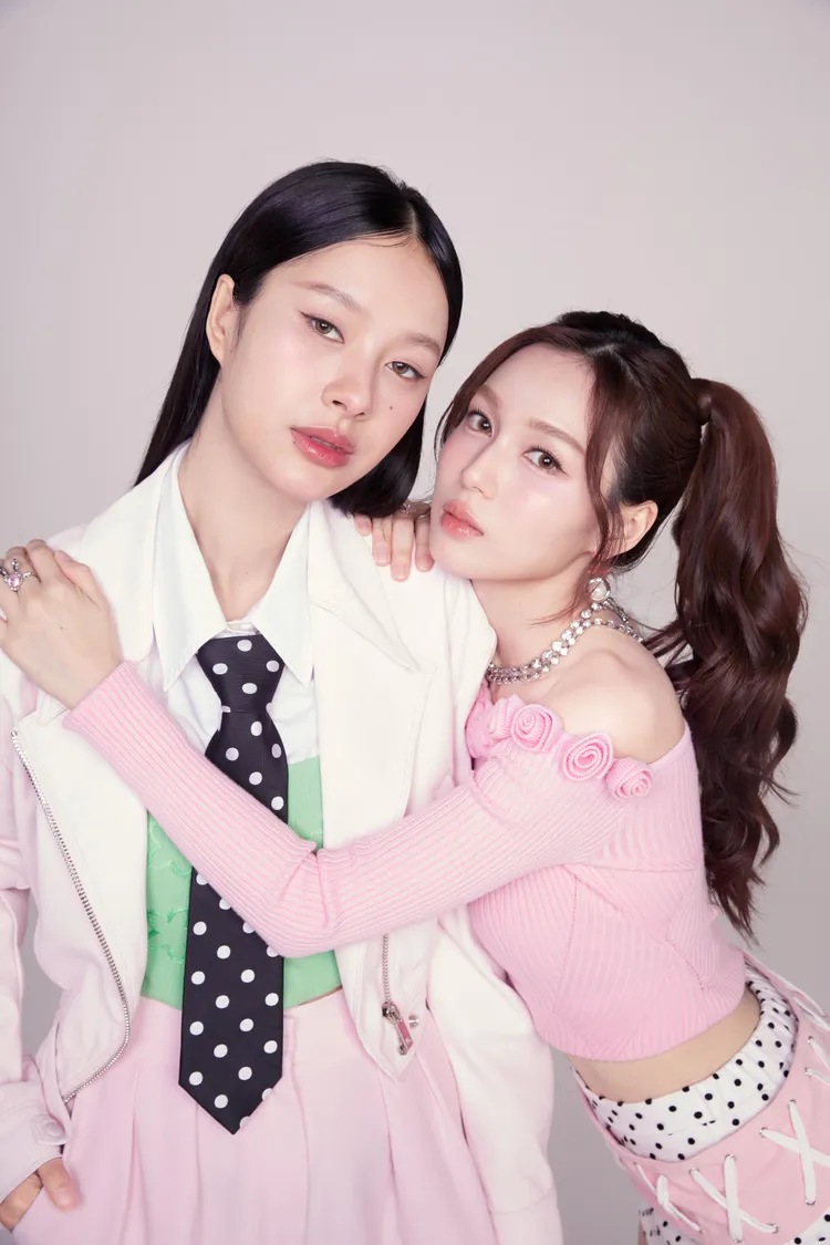 MILK（左）與LOVE（右）主演泰劇《鯨魚雜貨鋪》。YIWO、GMMTV提供