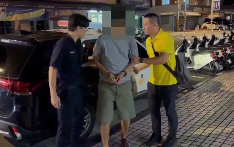 黃男在離台出境前一刻被帶回。警方提供