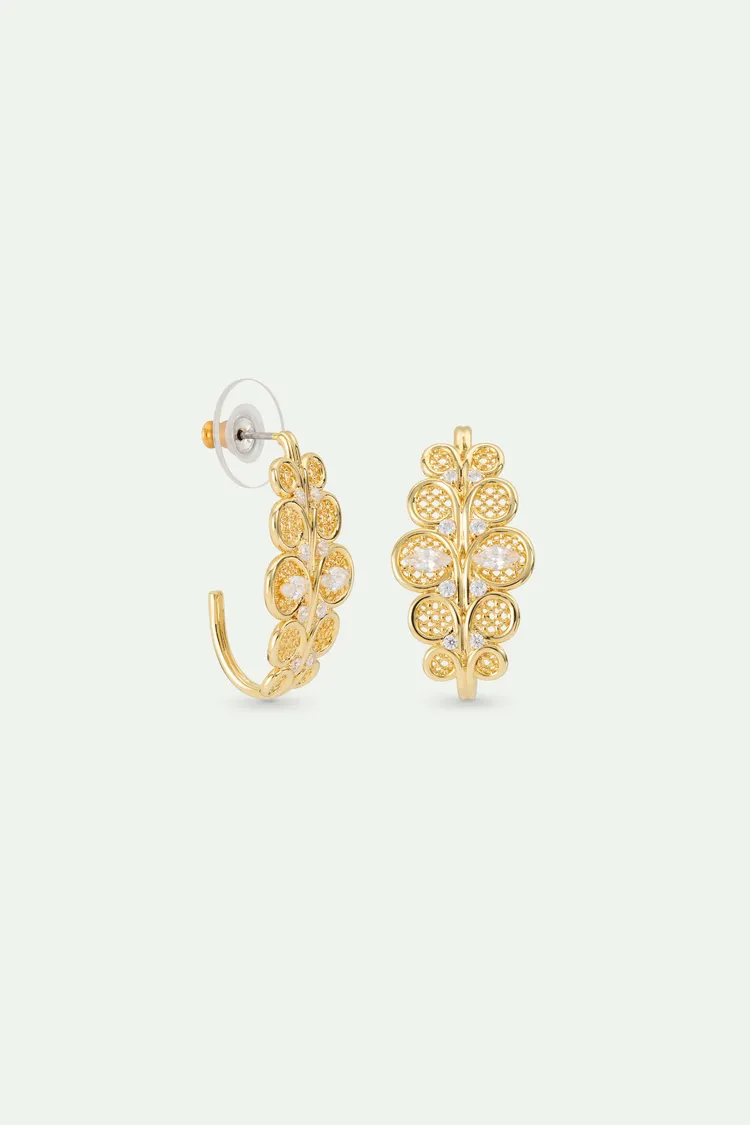 Les Néréides「愛樂而生」花絲皇冠耳環，6300元。品牌提供