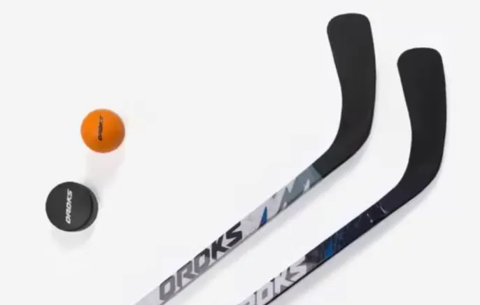 陳宥丞購買曲棍球送往鍾小平辦公室，反問「要不要吞下去？」。翻攝陳宥丞臉書