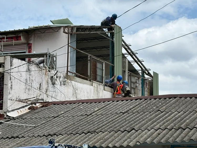 白河區災損房屋修繕。鐵道局提供