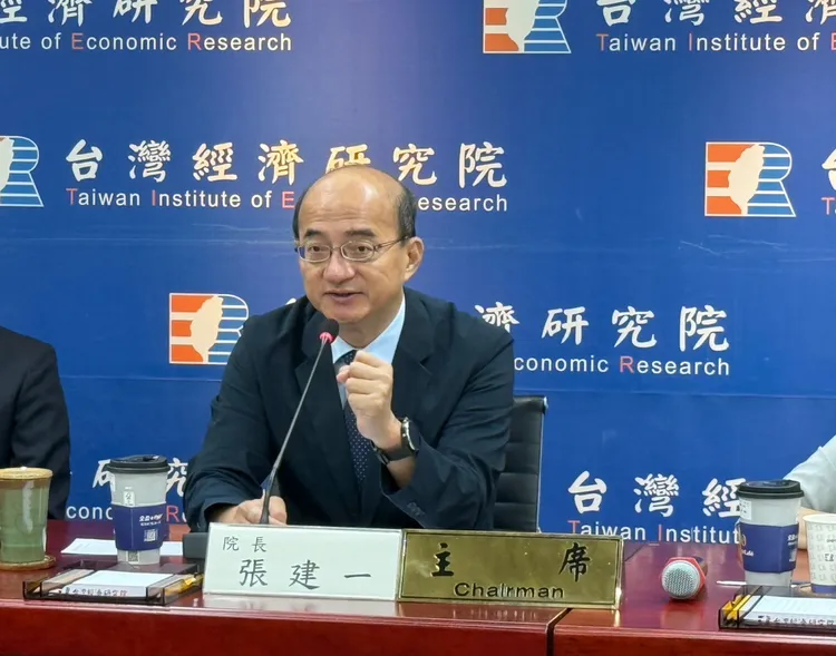 台經院長張建一提醒現在AI是「實打實的投資」未來仍須留意泡沫風險。台經院提供