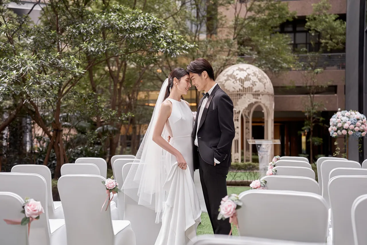 活動集結18家婚禮服務品牌,首度公開2026年度輕奢微婚宴專案及多項獨家簽約禮遇,為準新人打造一站式婚禮靈感與服務平台。新板希爾頓酒店提供