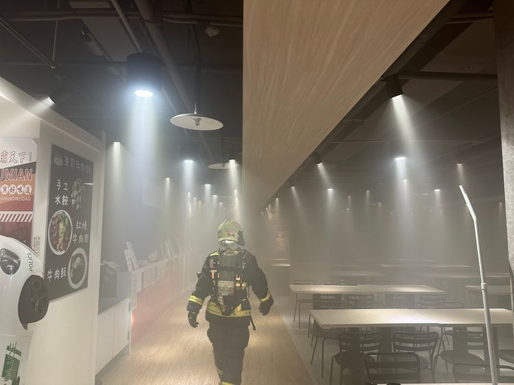 中興大學餐廳暗夜火警　牛肉麵店冒濃煙！疑電線走火