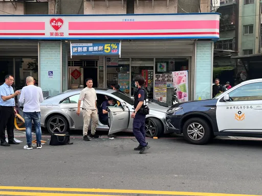 三重警圍捕車手 賓士男倒車衝撞3警+1路人受傷!害大智街民宅停電
