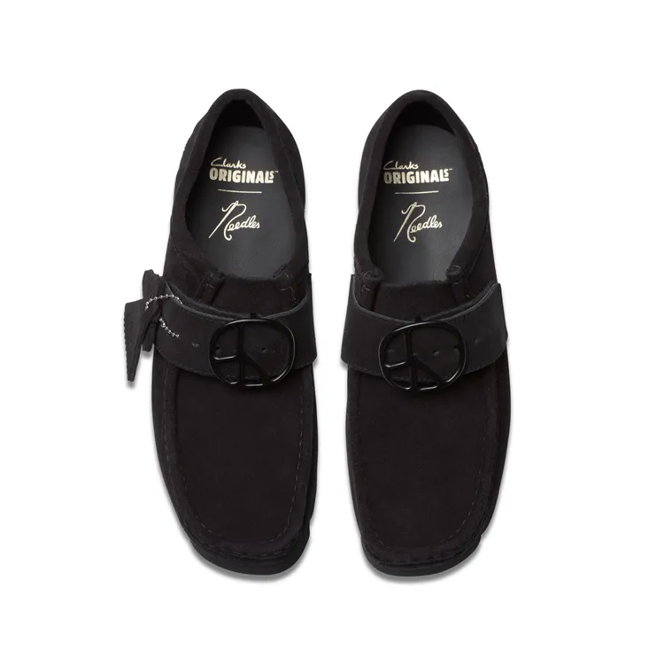 Clarks Walla Strap Lo Needles聯名款休閒鞋，8880元。品牌提供