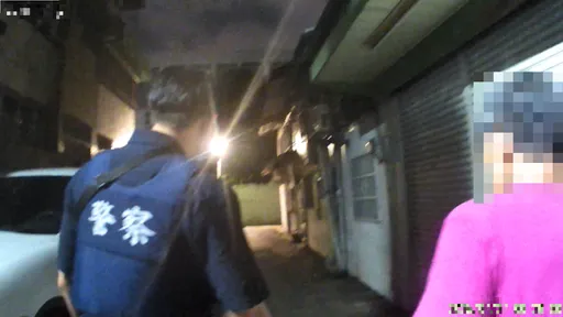 7旬婦凌晨獨坐超商 回憶湧上瞬間記起回家路