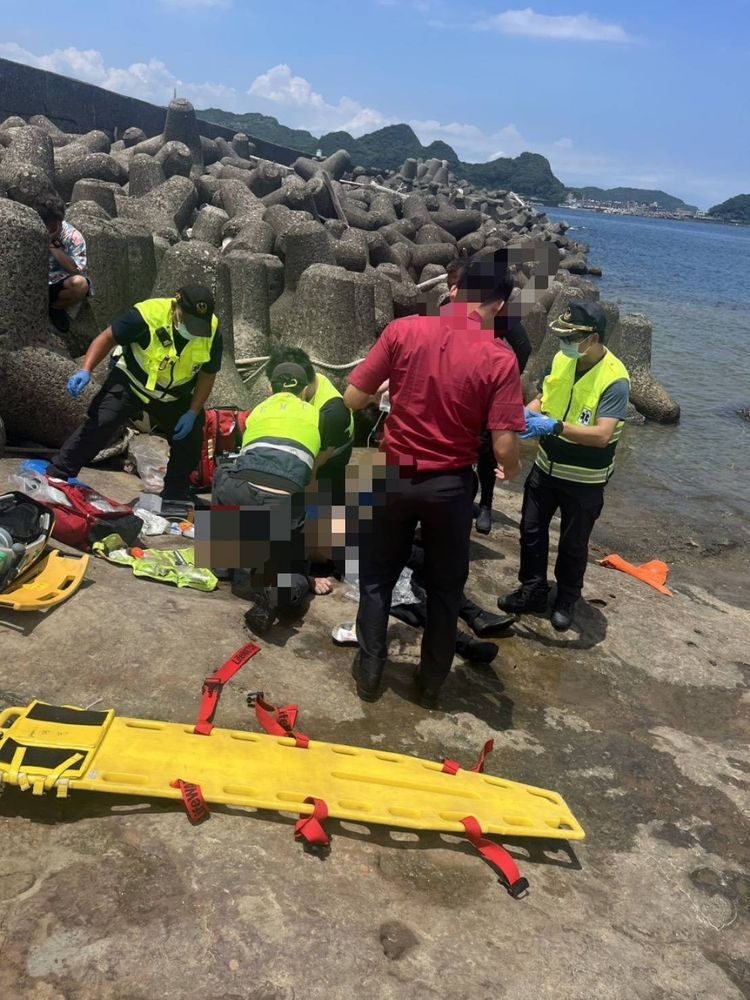 瑞芳蝙蝠洞公園傳遊客溺水　「有穿潛水衣」無生命跡象被拉上岸