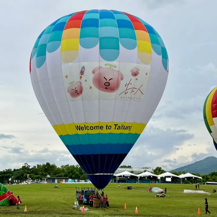 「告五豬」熱氣球。相信音樂提供