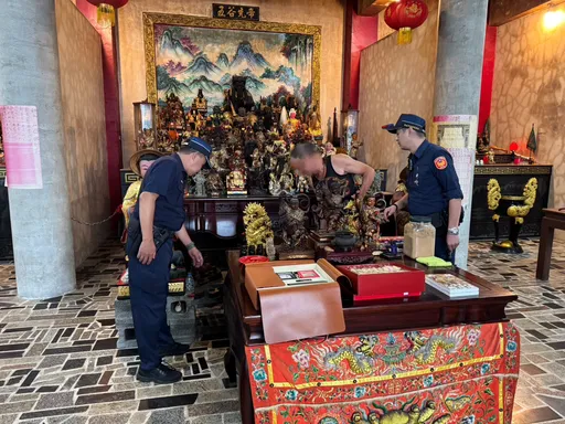 当神像面偷钱还泼「不明液体」!脱序女贼大闹2宫庙遭逮