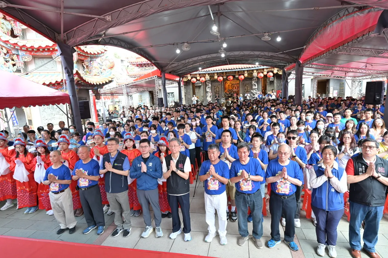 桃園市2025成年禮—喜迎十六歲·歡喜轉大人,成為當地一個重要習俗典禮。廟方提供