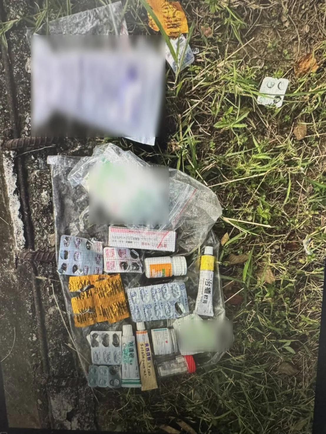 彭男陳屍處附近有他的藥袋。民眾提供
