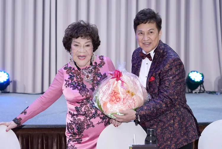 阿姑今年壽宴沒有切蛋糕，只有壽桃。讀者提供