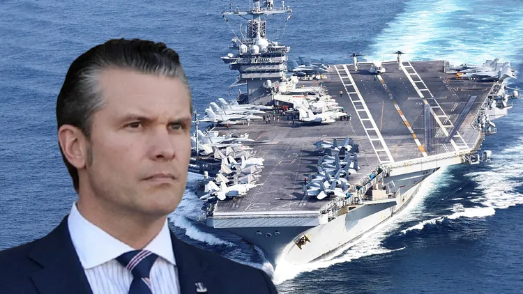 美國國防部長赫格塞斯統領200萬美軍。合成畫面。背景為美軍華盛頓航母。美聯社
