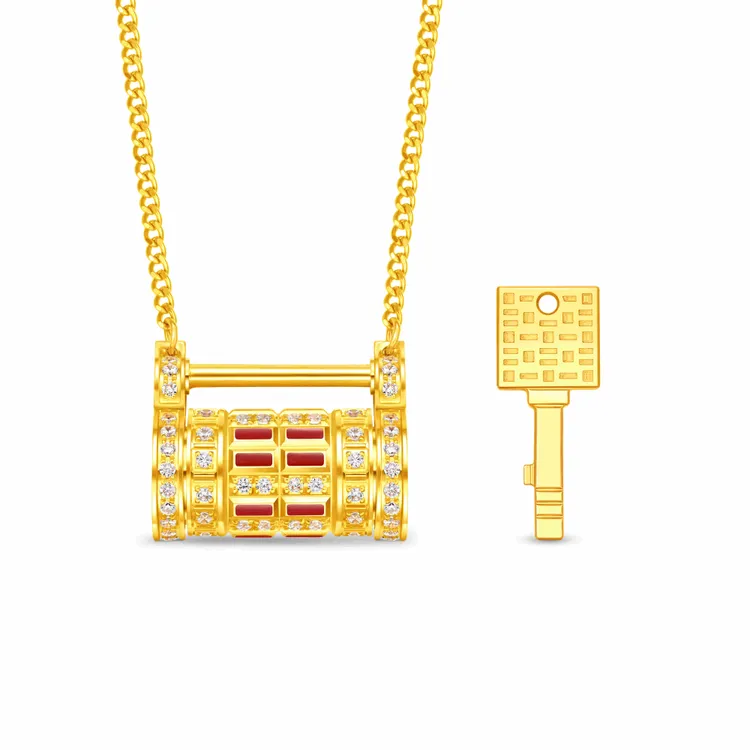 周大福傳喜系列黃金鑲天然鑽石項鍊（附鑰匙），7萬8900元起。品牌提供