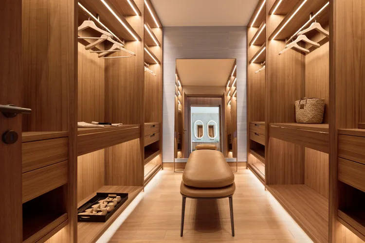 寶格麗博德魯姆渡假村與豪宅_主臥衣帽間。品牌提供