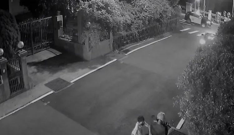 1輛警車到場，現場飆仔鳥獸散，往三峽與大溪方向逃逸，換當地居民倒楣。民眾提供