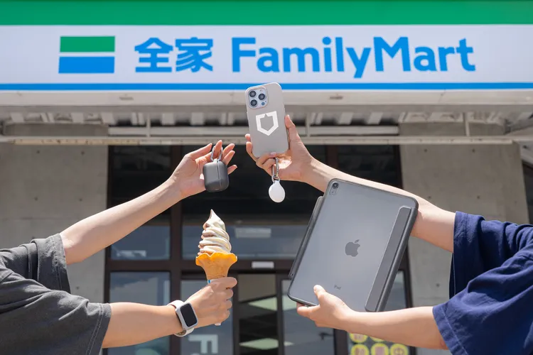 9月3日起擴增回收犀牛盾配件，包含Apple Watch、AirPods保護殼等，9月16日前完成回收即可獲得Fami!ce霜淇淋一支。全家提供