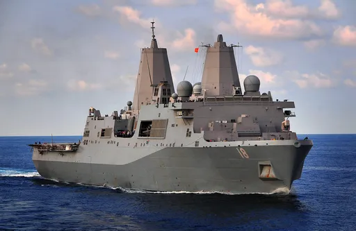 火燒軍艦!美艦紐奧良號沖繩海域失火 火勢已滅2水兵燒傷