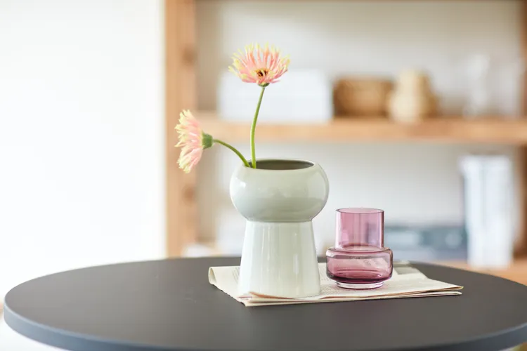 許多居家愛好者家中常見的丹麥Ro Collection家居配件，以簡約設計和高品質工藝聞名，夏出清3折入手最划算。業者提供