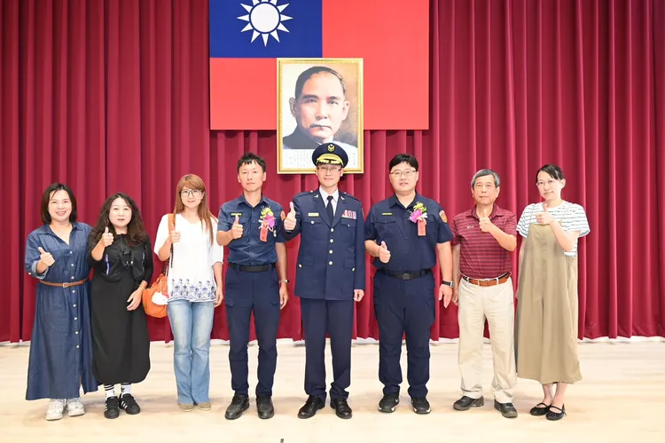 蘆竹警分局大竹和外社派出所交接。蘆竹警分局提供