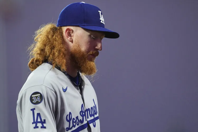 梅伊被交易到紅襪。  美聯社