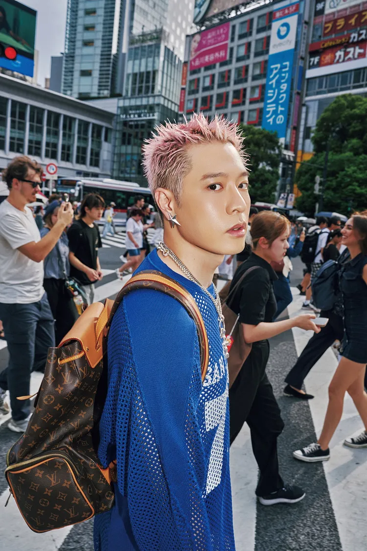 周湯此次MV赴東京澀谷取景拍攝。環球音樂提供