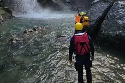 南華大學4學生樟湖吊橋戲水 19歲印籍男不見了...雲林警義消搜尋中