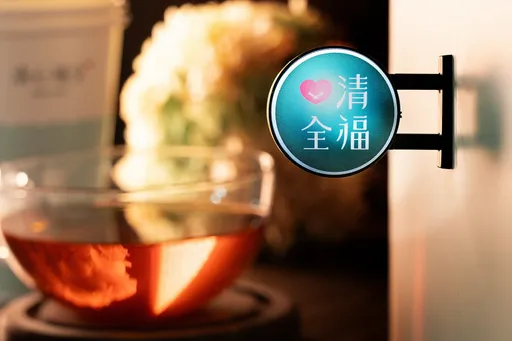 手摇饮「招牌灯箱」免费带回家!3大品牌周边商品开抢