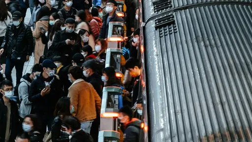 搭火车8种行为令人厌恶 日通勤族最肚烂你「不动」