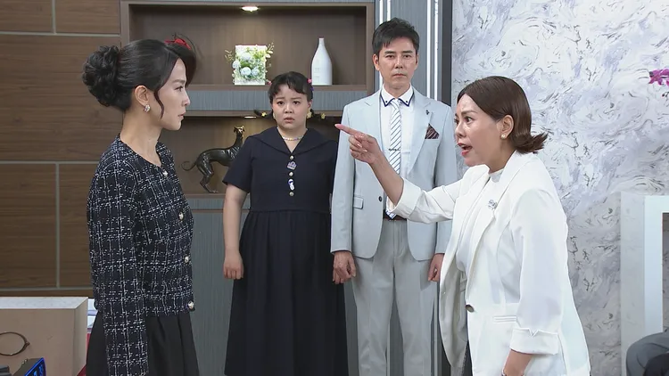 錦雯和楚宣火爆掌摑戲震撼全場。民視提供