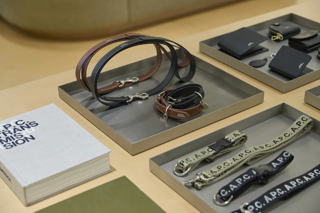 门市独家引进宠物系列「A.P.C. TOUTOU」。品牌提供