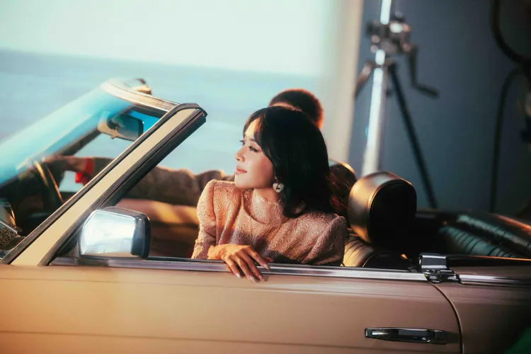 Jolin與Tor宛如一對情人。華納音樂提供