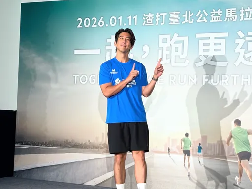 賈靜雯自嘲胸部小「有什麼好看」 修杰楷該看都看了給這評價