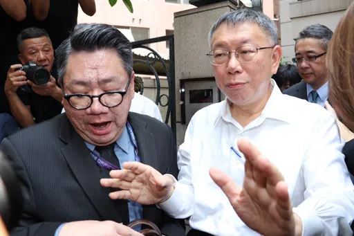 京华城开庭火爆!检辩为「台语」吵翻 旁听席鼓噪⋯法官罕见动怒