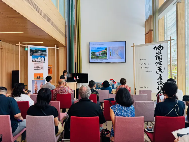淡古館長蔡美治在荷蘭商館文化遺產聯網會員大會中進行英文專題演。館方提供
