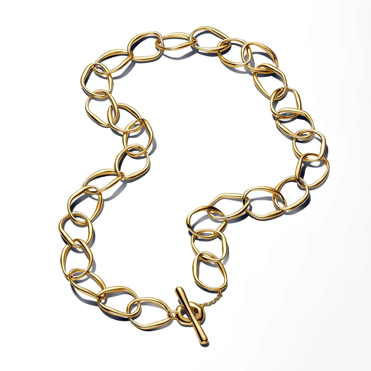 PANDORA自然流線鍊圈項鍊，9880元。品牌提供