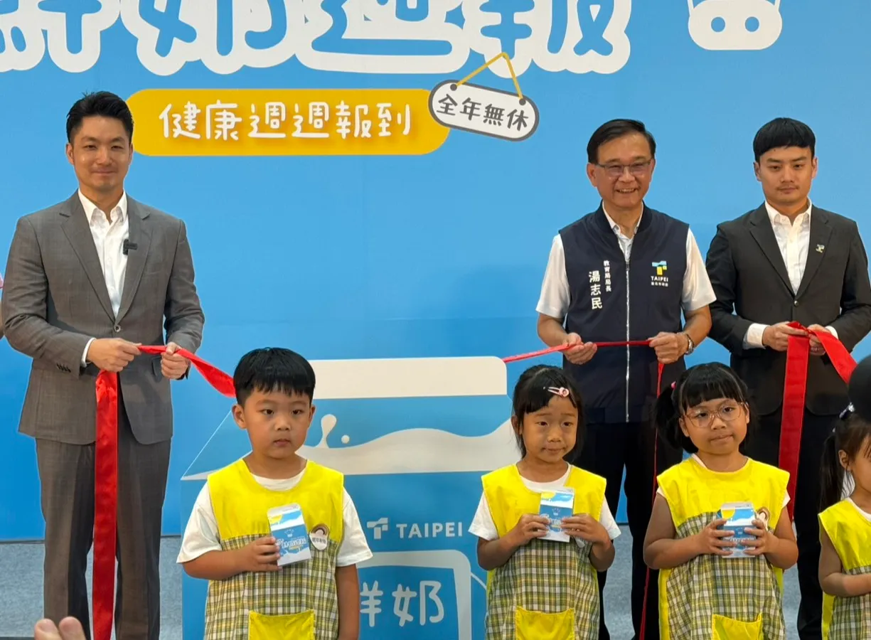「鮮奶週報」(生生喝鮮奶)2.0整合7大通路,品項擴充至36種,全年都能兌換。張綵茜攝
