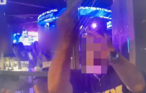 男律師酒後失態!台中夜店騷擾女客 嗆警比中指遭辣椒水制伏