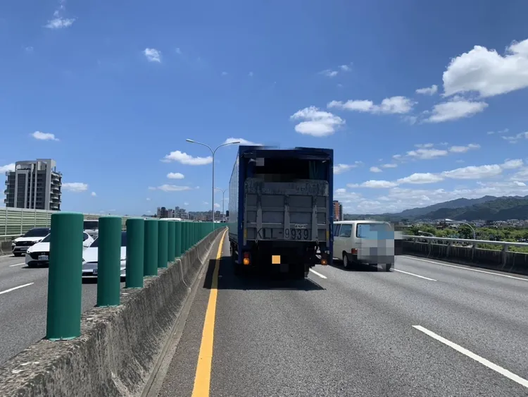 肇事大貨車。民眾提供