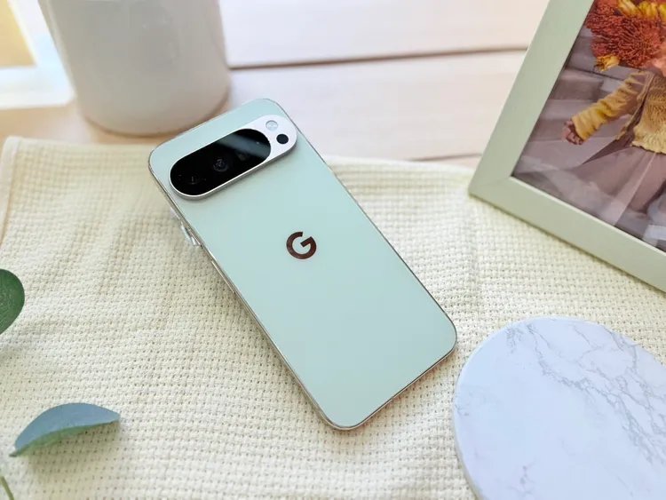 Pixel 10 Pro與Pro XL綠玉色皆已顯示缺貨。趙筱文攝