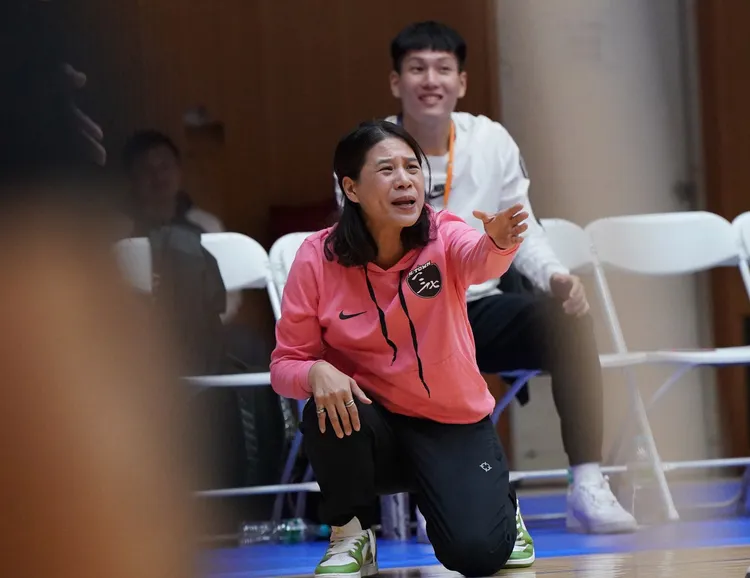 義守大學謝玉娟總教練。大專體總提供