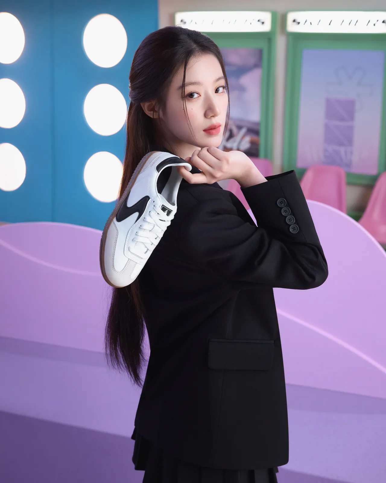 舒华正式加入SKECHERS代言人行列。品牌提供