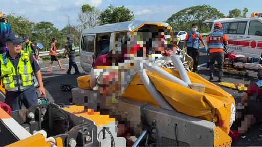 南二高嚴重車禍!廂型車撞工程車 嘉義民和國中棒球隊多人受傷