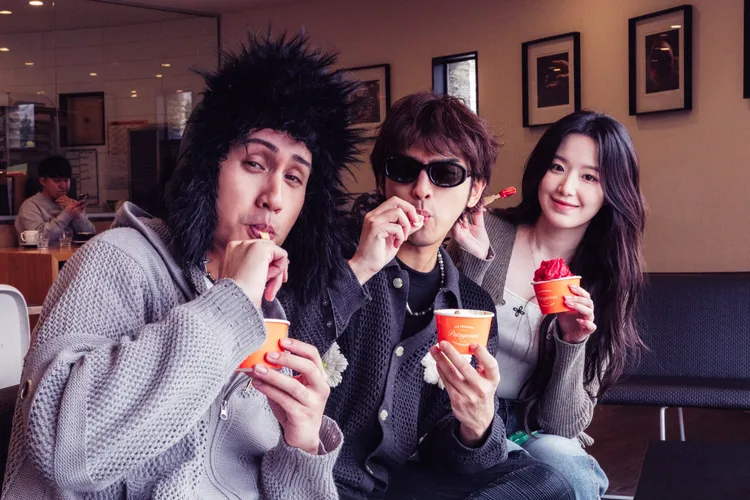 舒華驚艷皇后鎮很美。出去一下提供