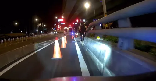 警路检点「三角锥」摆放遭批无脑 海山分局道歉了!害受伤可打这电话