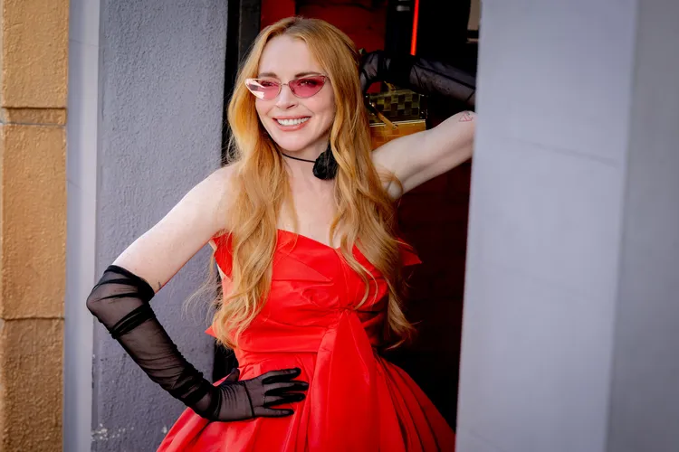 琳賽蘿涵自從拍了《辣媽辣妹》，便與寇蒂斯維持極好的交情。迪士尼提供