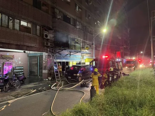 高雄恶火夺3命!管会会控骑楼违建阻逃生 市府:将速拆