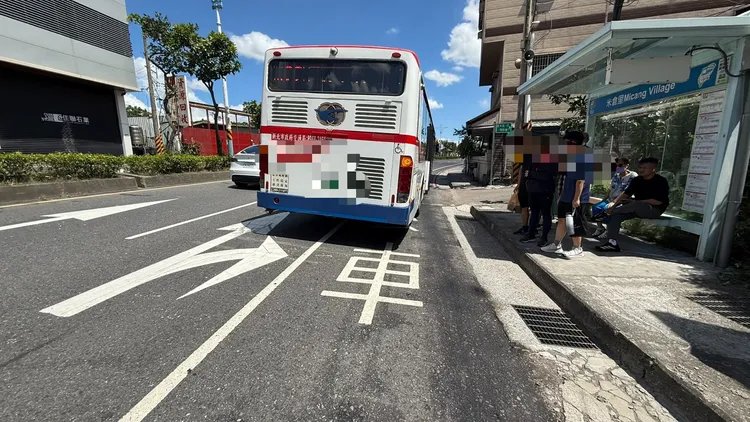 肇事的公車。翻攝畫面